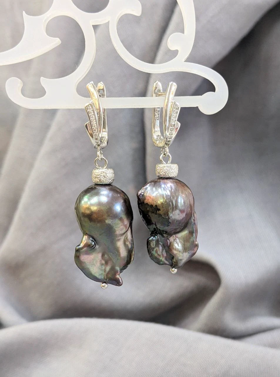 Серьги с черным жемчугом